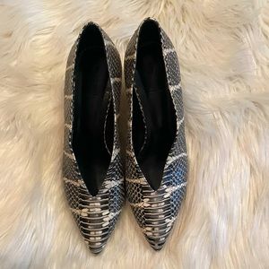 Aeydē Snakeskin Kitten Heels - sz 38